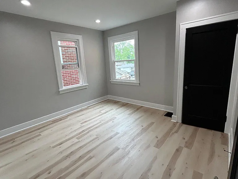 7227 Whipple St — Photo 8
