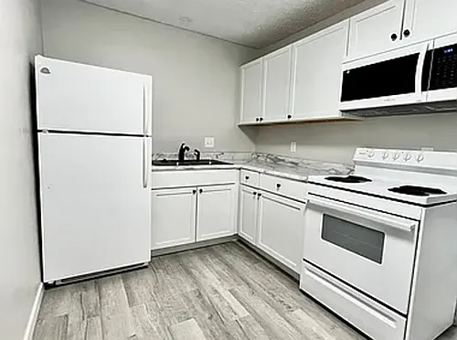 2bed 1 bath Unit in quiet Clive location Photo 1
