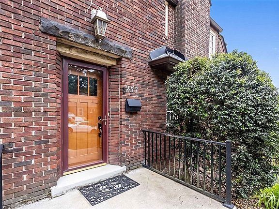 3rd image of 257 Shadowlawn Ave