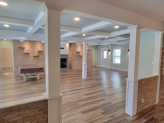 5th image of 413 Hollingsworth Cir