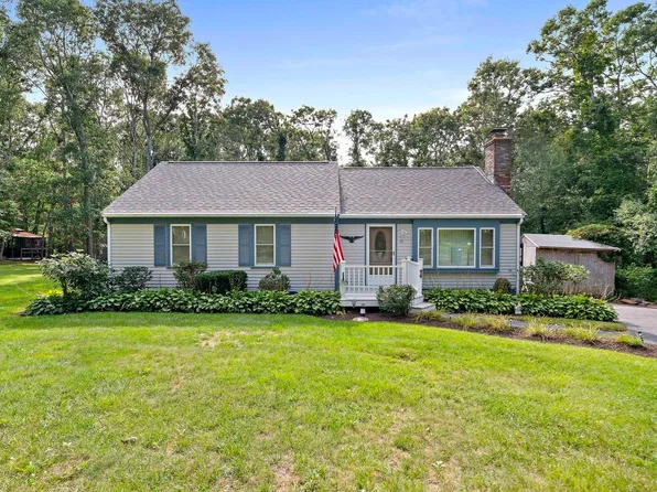 19 Deer Hollow Rd, Forestdale, MA 02644