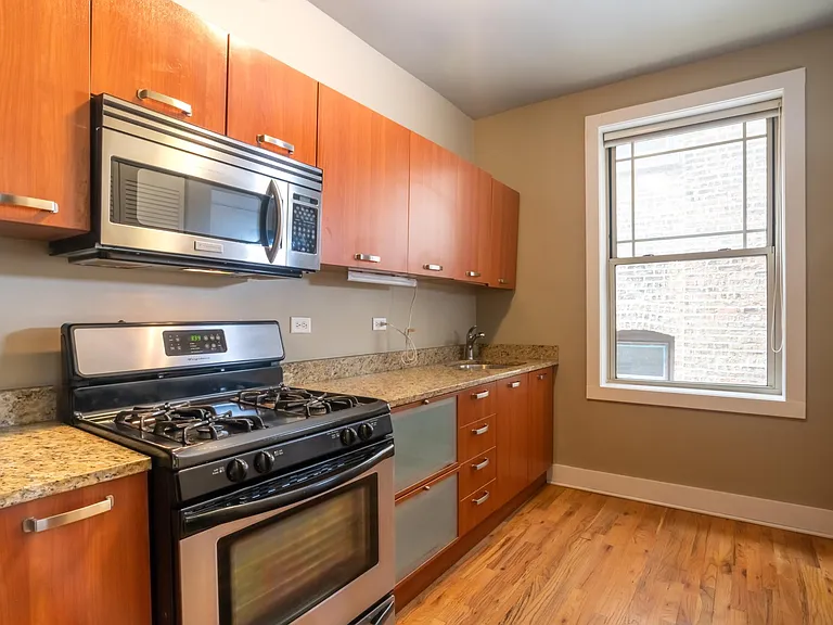 Rich, Warm Wood Tones, Fine Cabinetry Finishes and Hardware, High-End Appliances. The best of the best brands in every apartment!