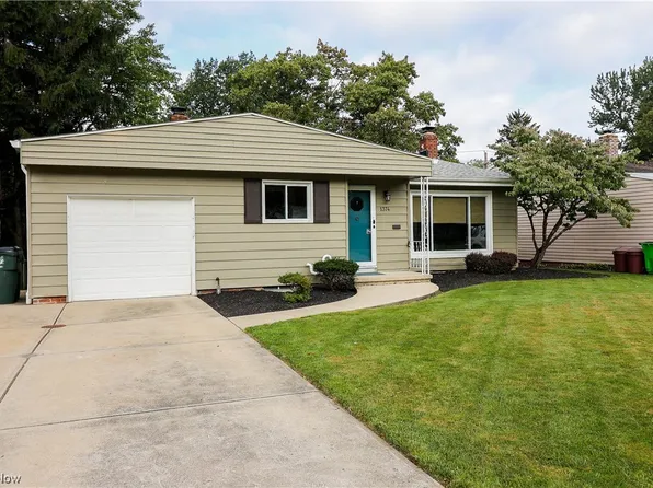 1374 Ranchland Dr, Mayfield Heights, OH 44124