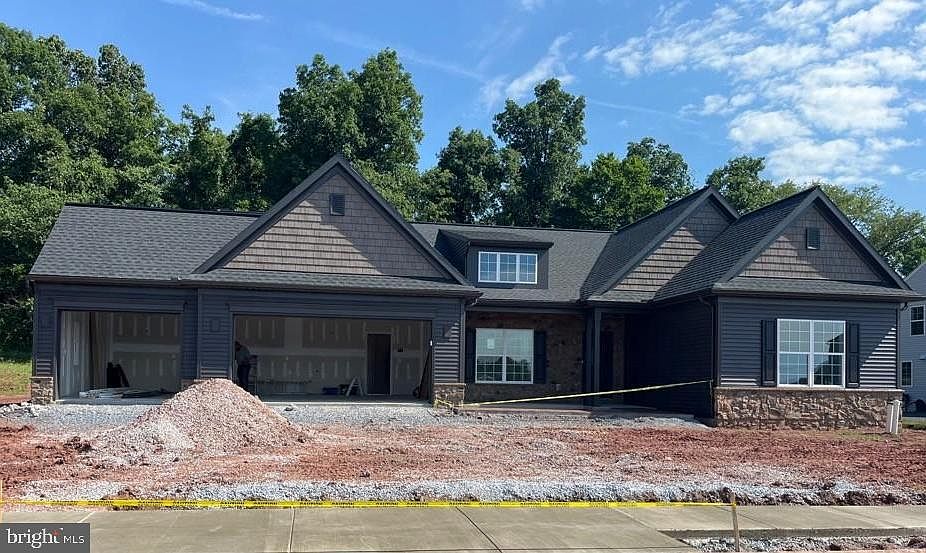 1st image of 255 W Valley Rd