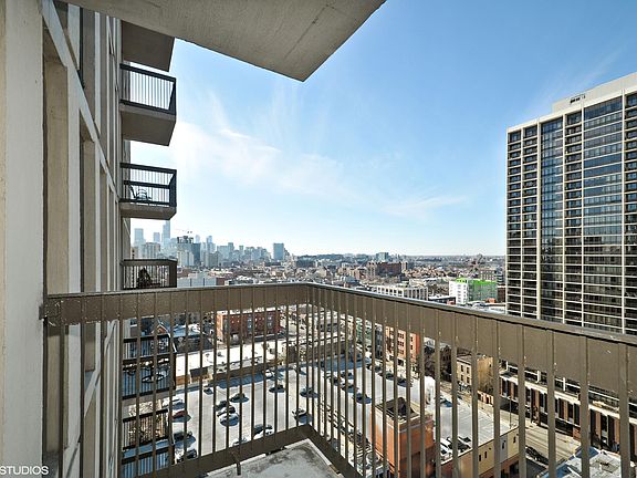 4th image of 1660 N La Salle St #1908