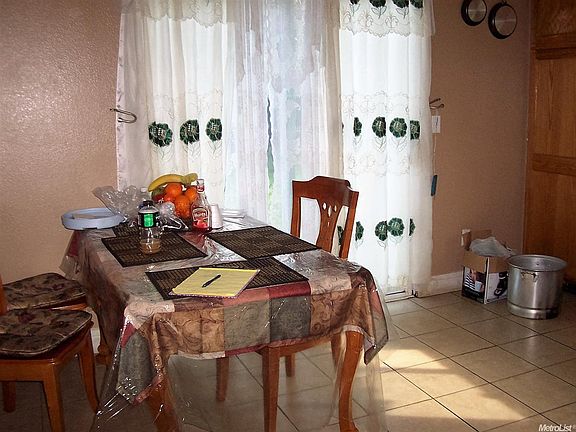 2nd image of 803 Huntingdale Ct