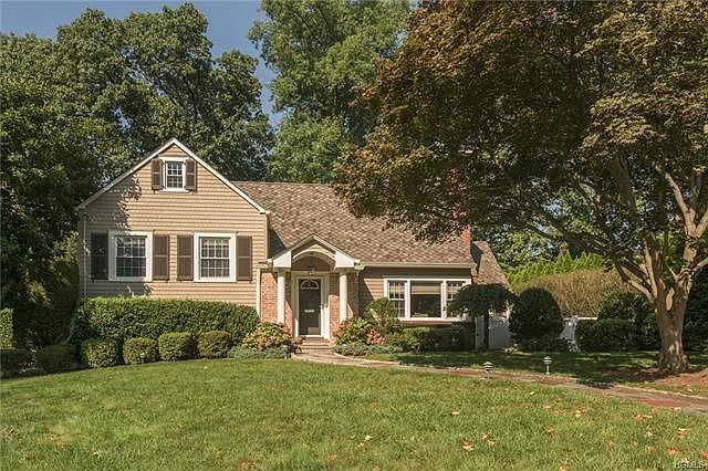 Introducing 32 Interlaken Drive, a Classic California Ridge beauty!!!