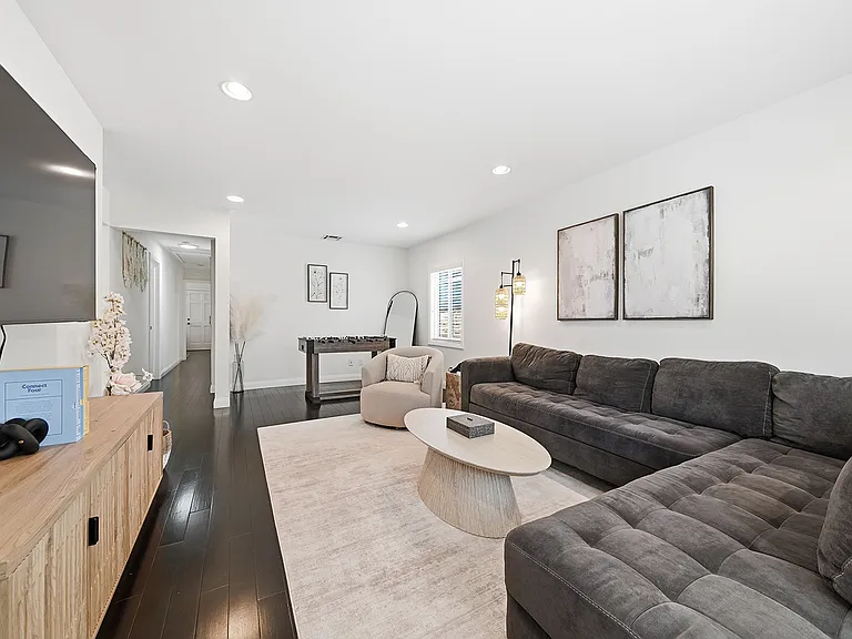 4136 Tilden Ave — Photo 6