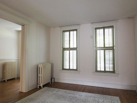 3rd image of 148 Adams St NW