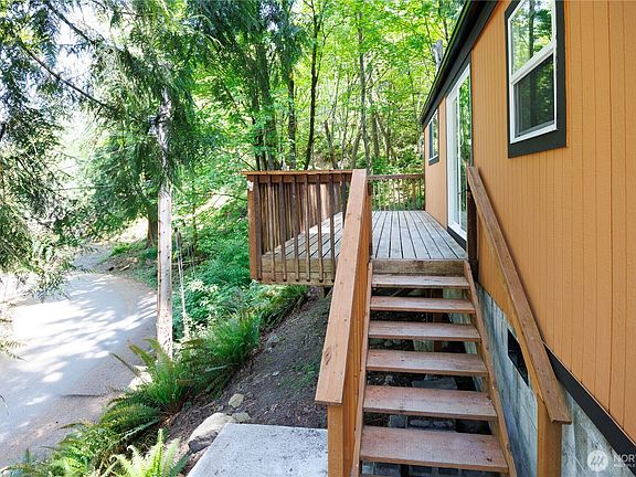 5th image of 4184 Brays Way