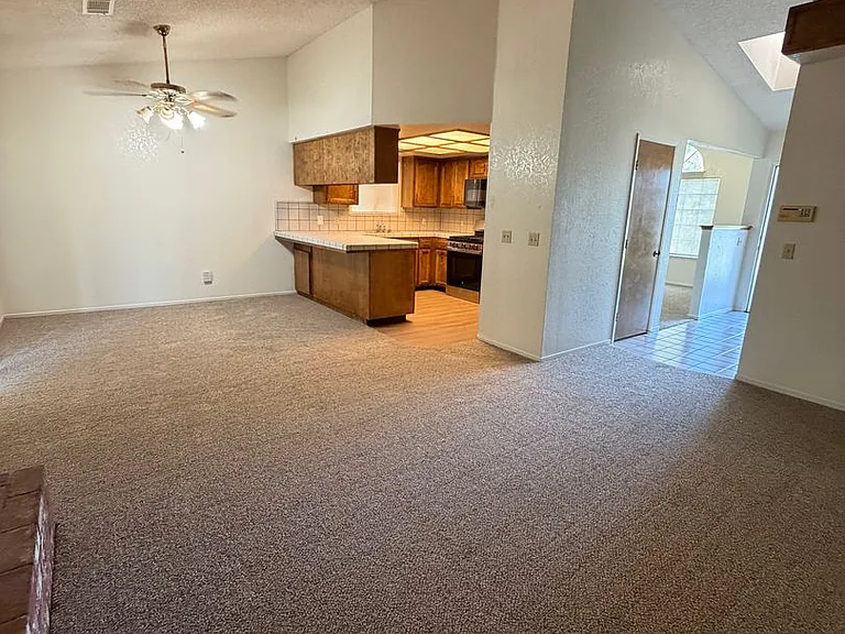 1635 E Eastbrook Ave — Photo 10