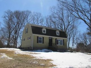 8 Stuart St, Oxford, MA 01540