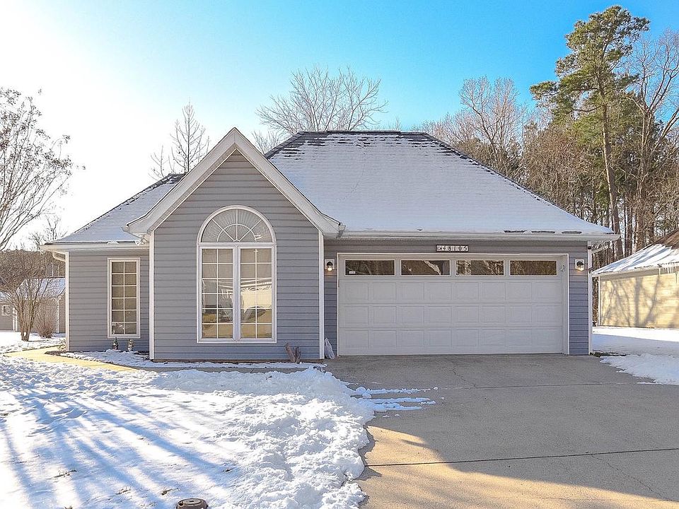 1st image of 48105 Mayflower Dr