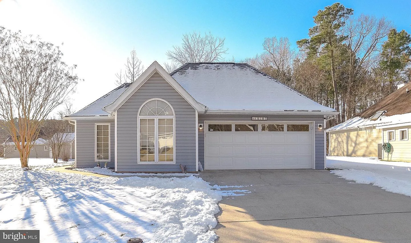 48105 Mayflower Dr photo 1