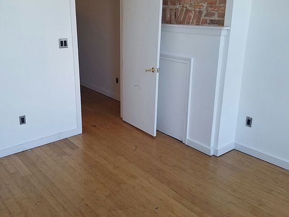 5th image of 1518 Gates Ave #3RR