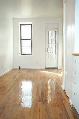 Rented by Tower Brokerage | media 16