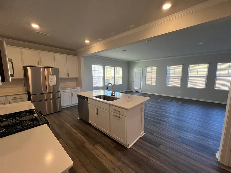 321 Glacier Lake Dr — Photo 4