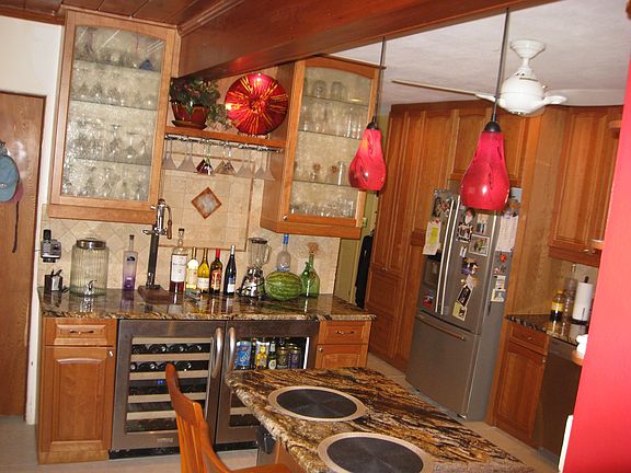 4th image of 520 Riverdale Dr