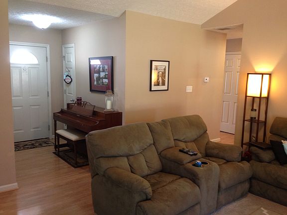 2nd image of 226 Wilmington Ct