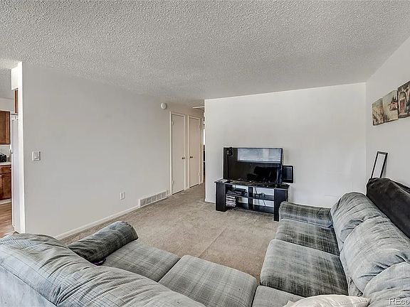 4th image of 2025 Collyer St #2025