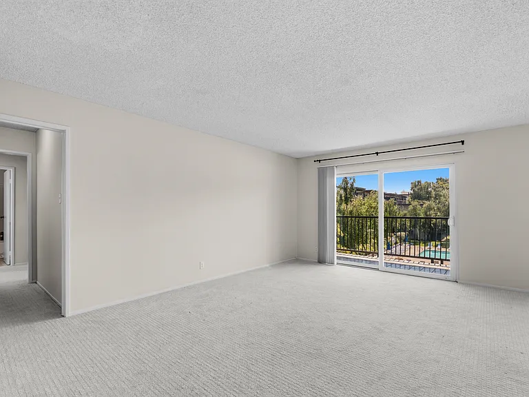 847 N Humboldt St #309 — Photo 4