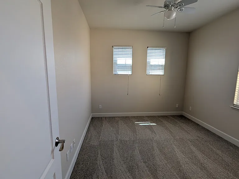 208 Yellow Rose Cir — Photo 20