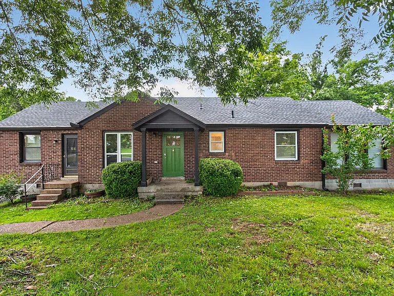 214 Blanchard Pl — Photo 1