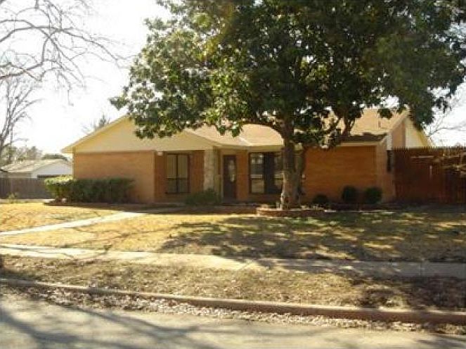 1st image of 601 Brookwood Dr