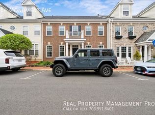 784 Monument Ave, Woodbridge, VA 22191
