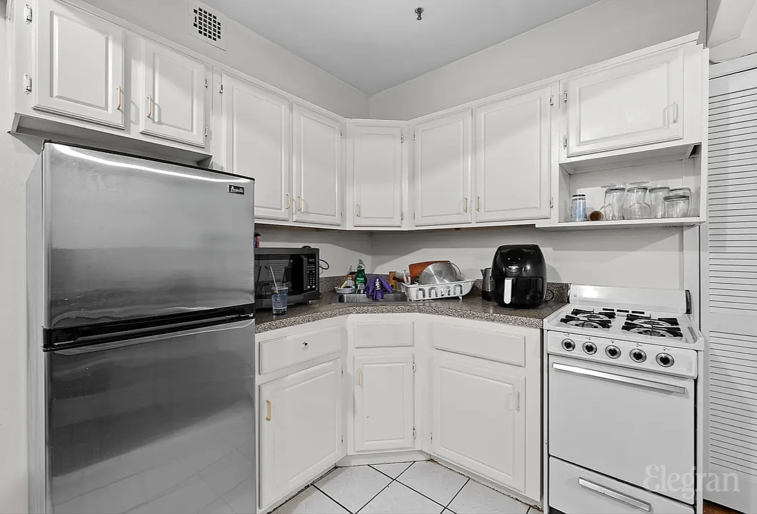 114 East 28th Street — Photo 3