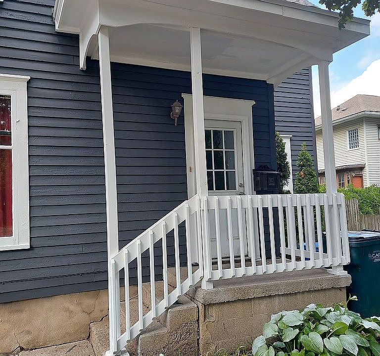 2nd image of 208 W Maple St