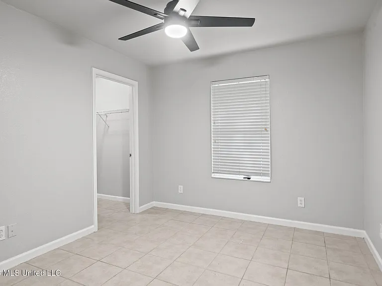 6234 W Lamar St — Photo 17