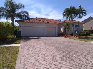 2263 Grove Dr, Naples, FL 34120