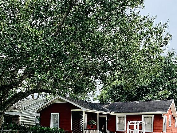 2nd image of 406 McIlhenny St