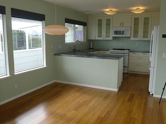5th image of 2480 Laurel Ave