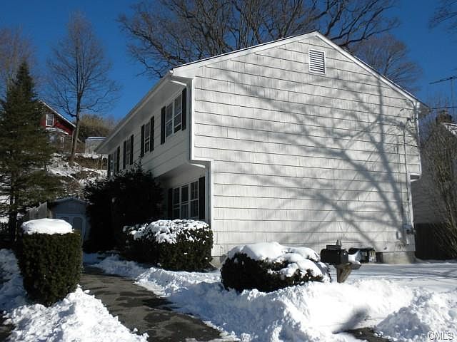 2nd image of 31 Green Ln #1