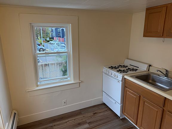 2nd image of 7 Maple St