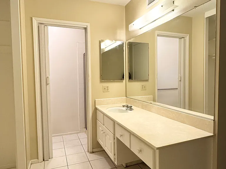 17040 Ridge Park Dr — Photo 14