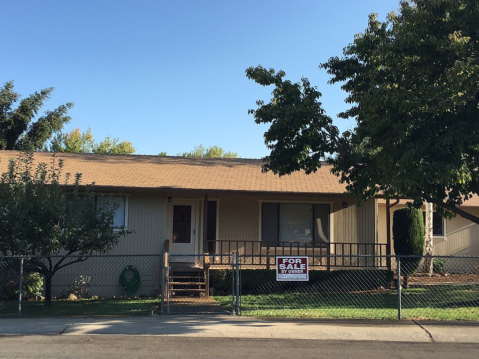 1st image of 990 Sierra View Cir