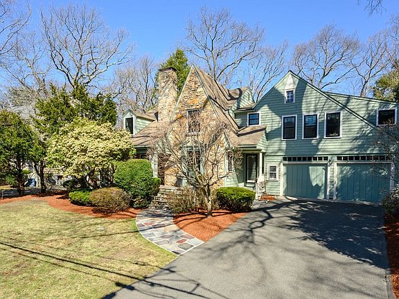 2nd image of 32 Columbine Rd