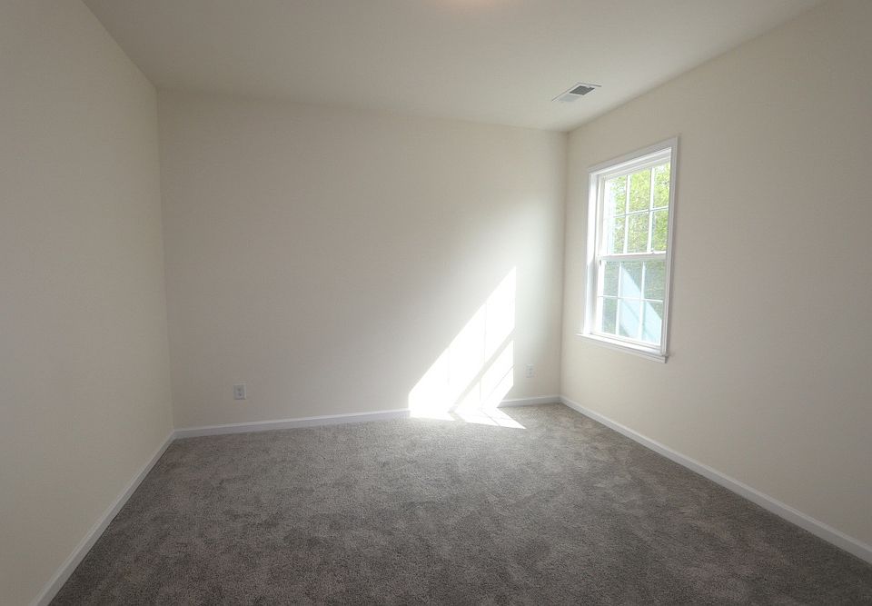 1st image of 10919 Bennett Dr