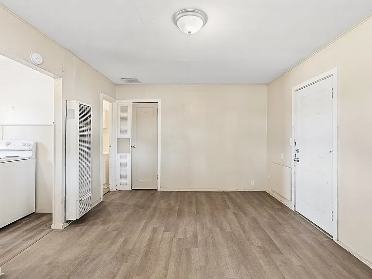 207 N Santa Fe Ave #1 — Photo 6