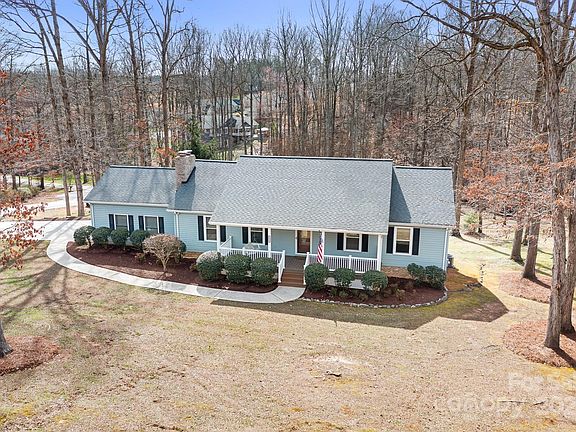 2nd image of 7058 Forest Manor Dr