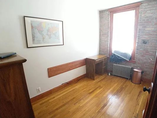 Rented by Downtown Mgt & Realty LLC | media 10