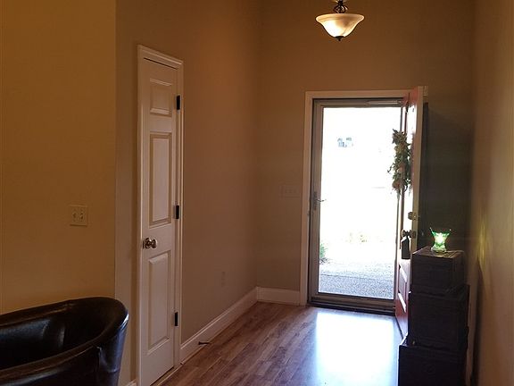 4th image of 110 Woodridge Dr