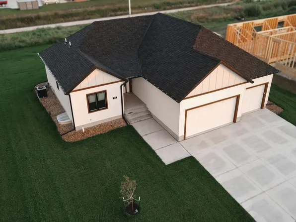 3105 Frahm Ln, Hastings, NE 68901