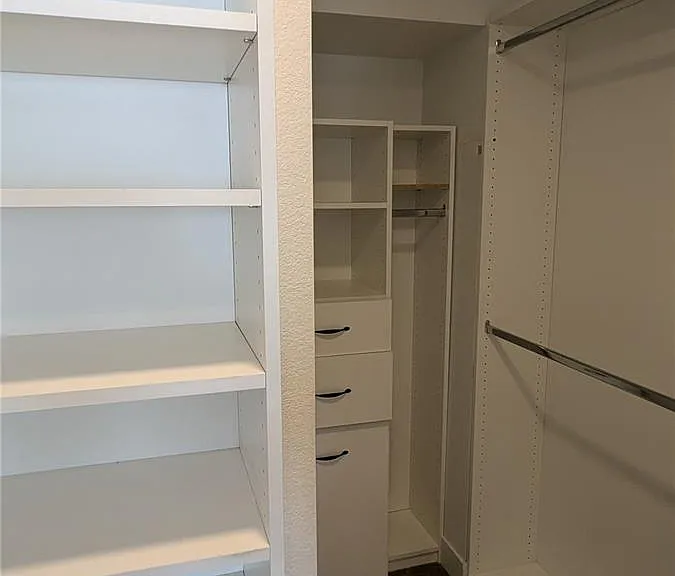 2736 Decatur St — Photo 11