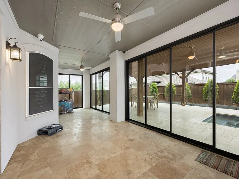 918 Sydney Ln — Photo 46