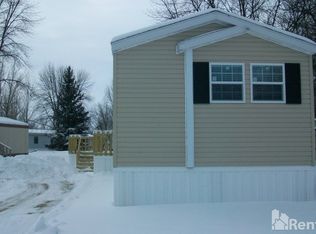 2463 Glenwood Dr, Grand Forks, ND 58201