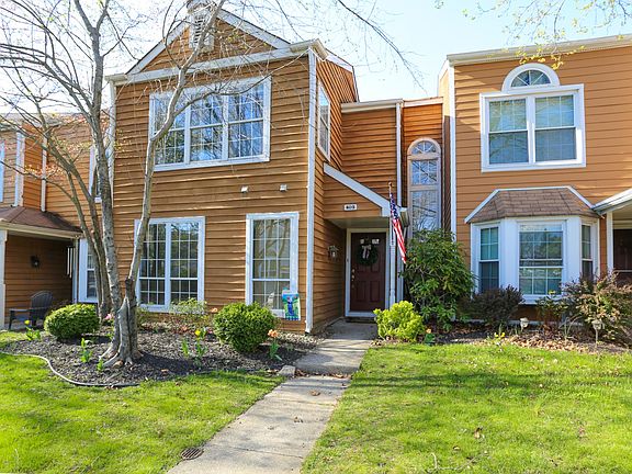 2nd image of 603 Danbury Ct